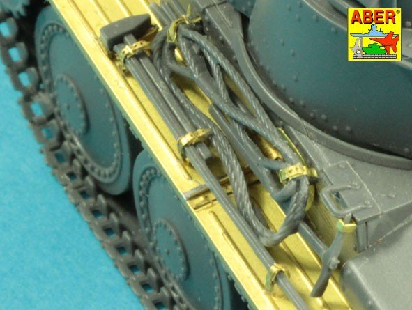 Aber 48041 Pz.Kpfw..38 (t) Ausf. E/F/G Niemiecki czołg Pz.38 (t) cz.2-błotniki / German tank Pz.Kpfw. 38 (t) Ausf.. E/F/G Vol.2-Fenders 1/48 – immagine 13