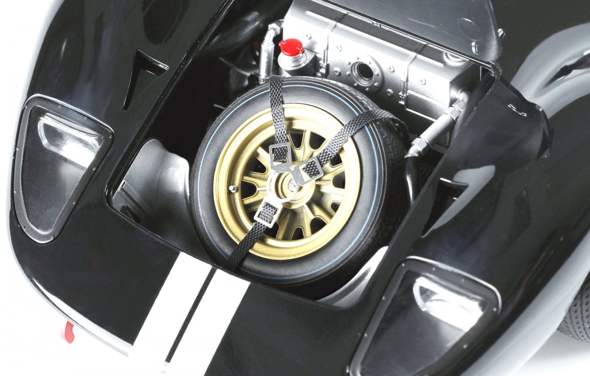 Meng Model RS-003 Ford GT40 Mk.II &amp;#39;66 Champion (pre-coloured) 1/12 – immagine 8