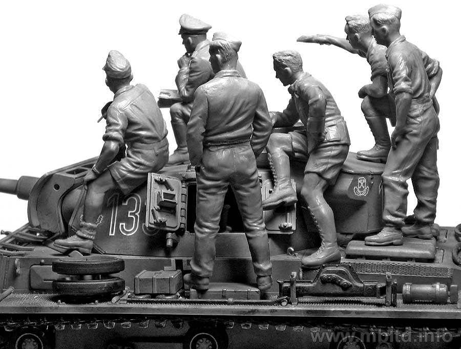 Master Box 3561 Rommel and German Tank Crew (DAK, 1941-1943) 1/35 – Bild 3