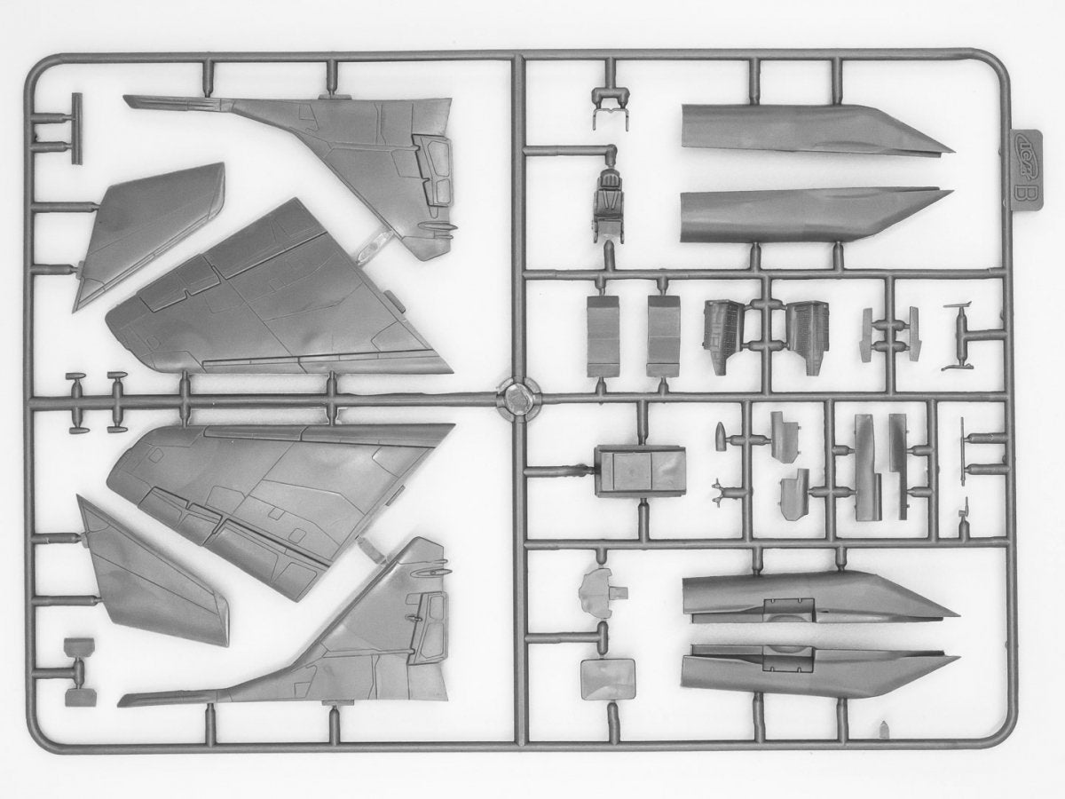 ICM 72143 Radar Hunter MiG-29 “9-13” Ukrainian Fighter with HARM missiles 1/72 – zdjęcie 5