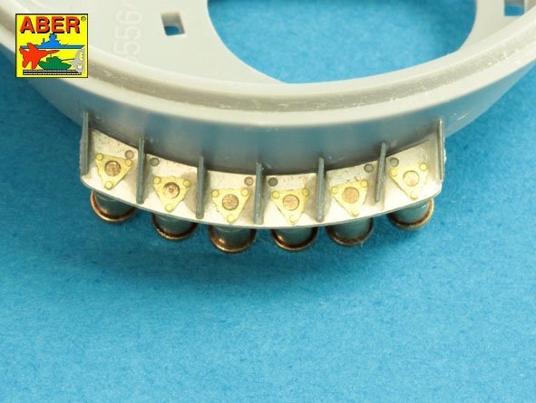 Système de décharges fumigènes soviétiques Aber 35A128 pour BMP-1 902V « Tucha » avec rack (1/35) – image 7