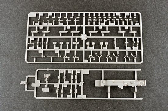 Trumpeter 06710 German Navy Aircraft Carrier DKM Peter Strasser 1/700 – Bild 8