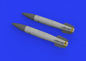 Eduard 648460 B43-1 Nuclear Weapon w/ SC43-3/ -6 tail assembly 1/48 – Bild 2
