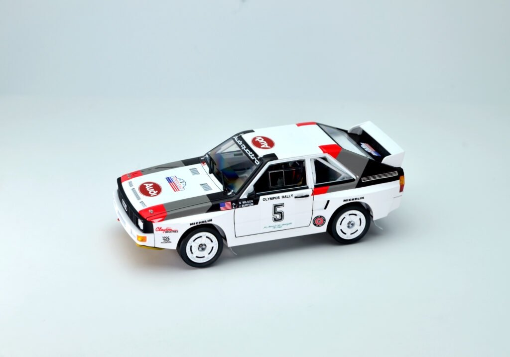 NuNu PN24023 Audi SPORT QUATTRO S1 ’86 US OLYMPUS RALLY 1/24 – immagine 2