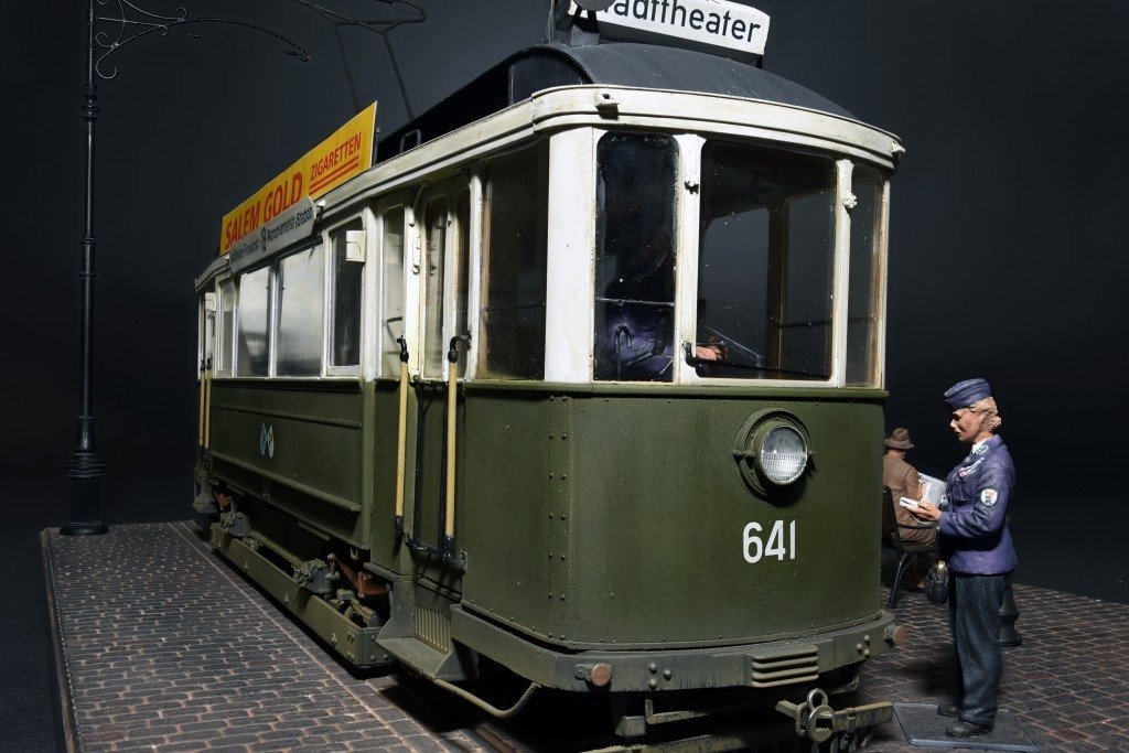 Miniart 38009 European Tramcar - Straßenbahn-Triebwagen 641 w/crew &amp;amp; passengers 1/35 – image 5