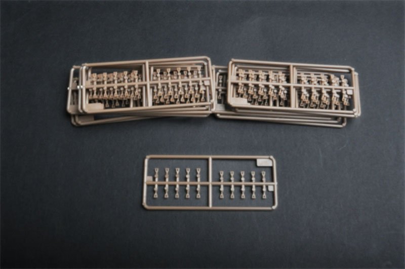 Trumpeter 02046 Panther D Workable Track links For VK1602 Leopard 1/35 – image 3