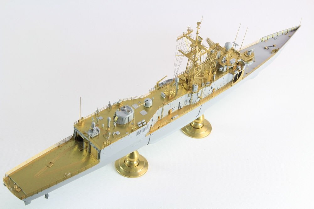 Pontos 38019F1 USS FFG Oliver Hazard Perr Class L.H. Detail Up Set &amp;quot;Advanced&amp;quot; with Kit 1/350 – immagine 3