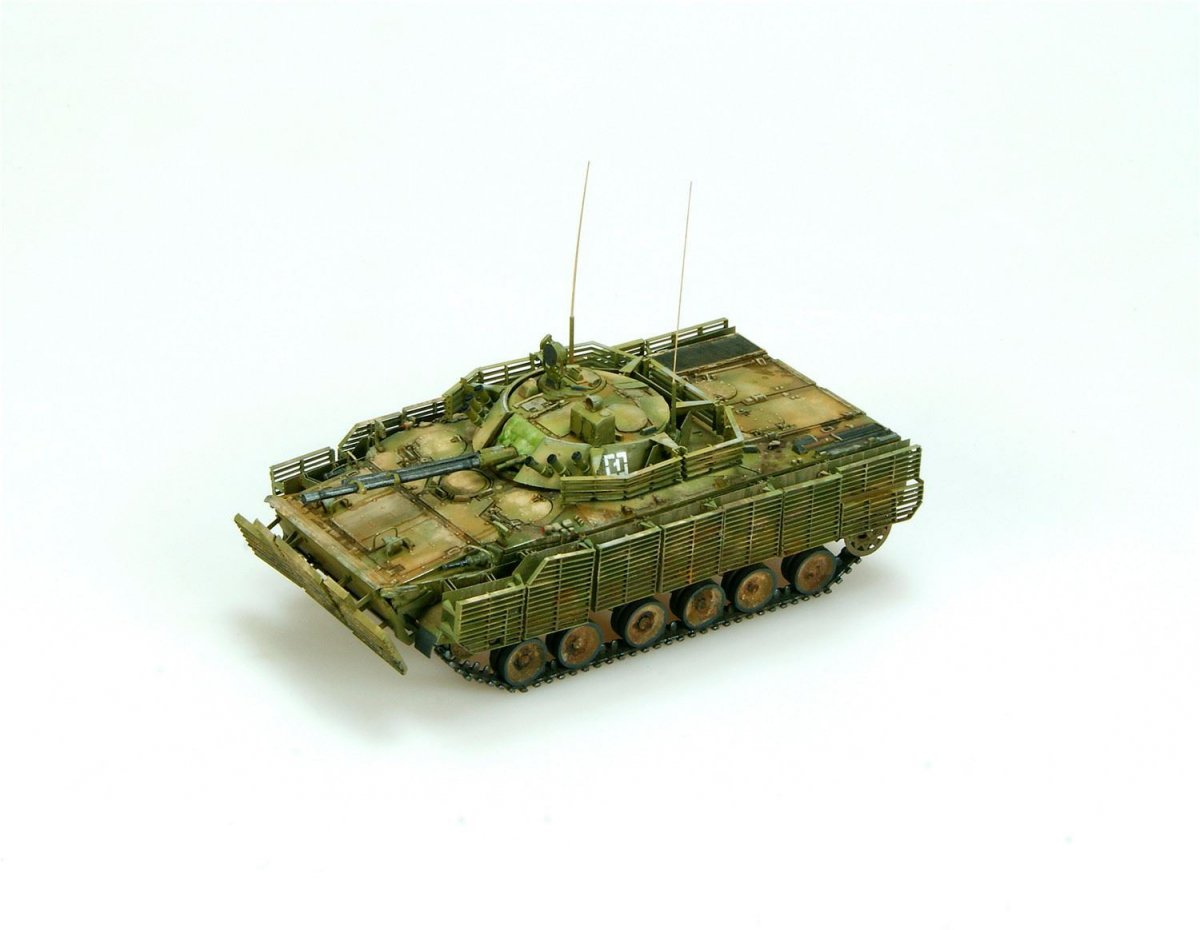 Modelcollect UA72055 BMP3 VÉHICULE DE COMBAT D&amp;#39;INFANTERIE AVEC BLINDAGE EN CAGE (1/72) – image 3