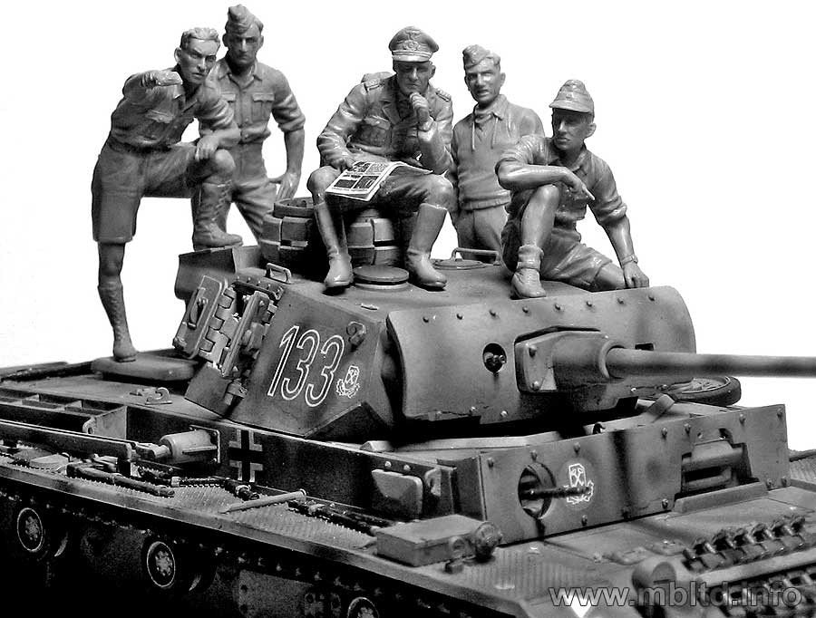 Master Box 3561 Rommel and German Tank Crew (DAK, 1941-1943) 1/35 – Bild 6