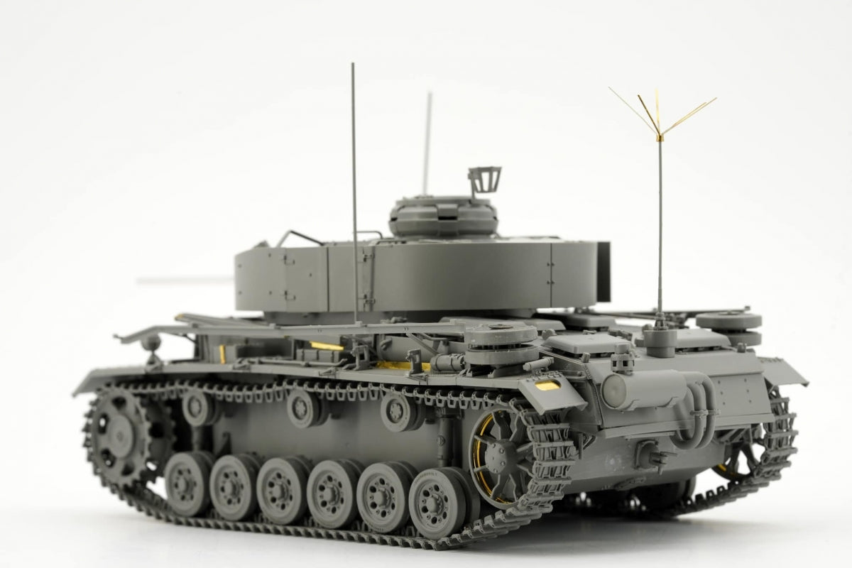 Border Model BT-048 Pz.Bef.Wg.III Ausf.K 2in1 w/Schürzen 1/35 – imagen 2