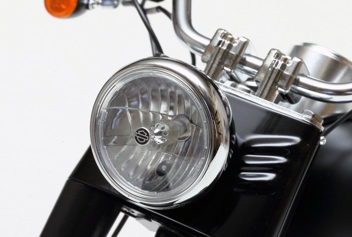Tamiya 16041 Harley Davidson FLSTFB Fat Boy Lo 1/6 – imagen 4