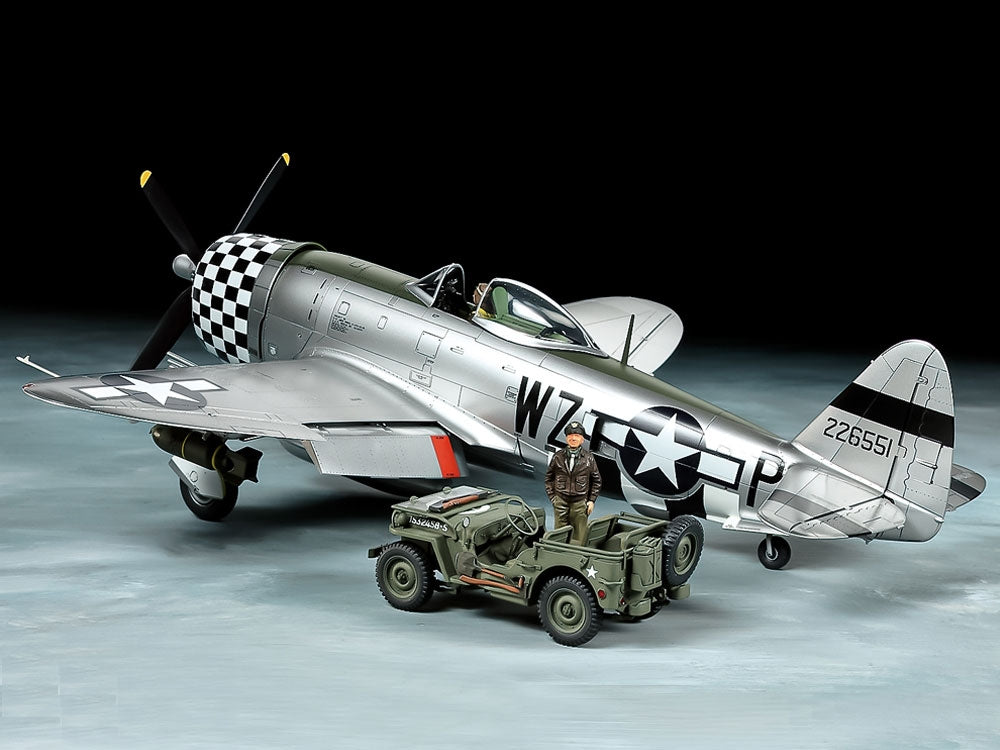 Tamiya 25214 P-47D Republic P-47D Thunderbolt "Bubbletop" & 1/4 ton 4x4 Light Vehicle Set 1/48