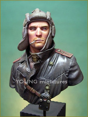 Young Miniatures YM1823 SOVIET TANK COMMANDER 1944 1/10 – Bild 3