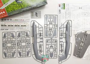 Maquette A&amp;amp;A Models 4402 C-141A Avion de transport stratégique militaire 1/144 – image 3