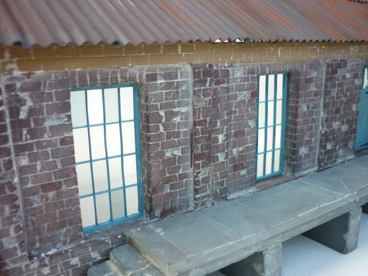 RT-Diorama 35211 Freight Shed (Modular System) 1/35 – image 8