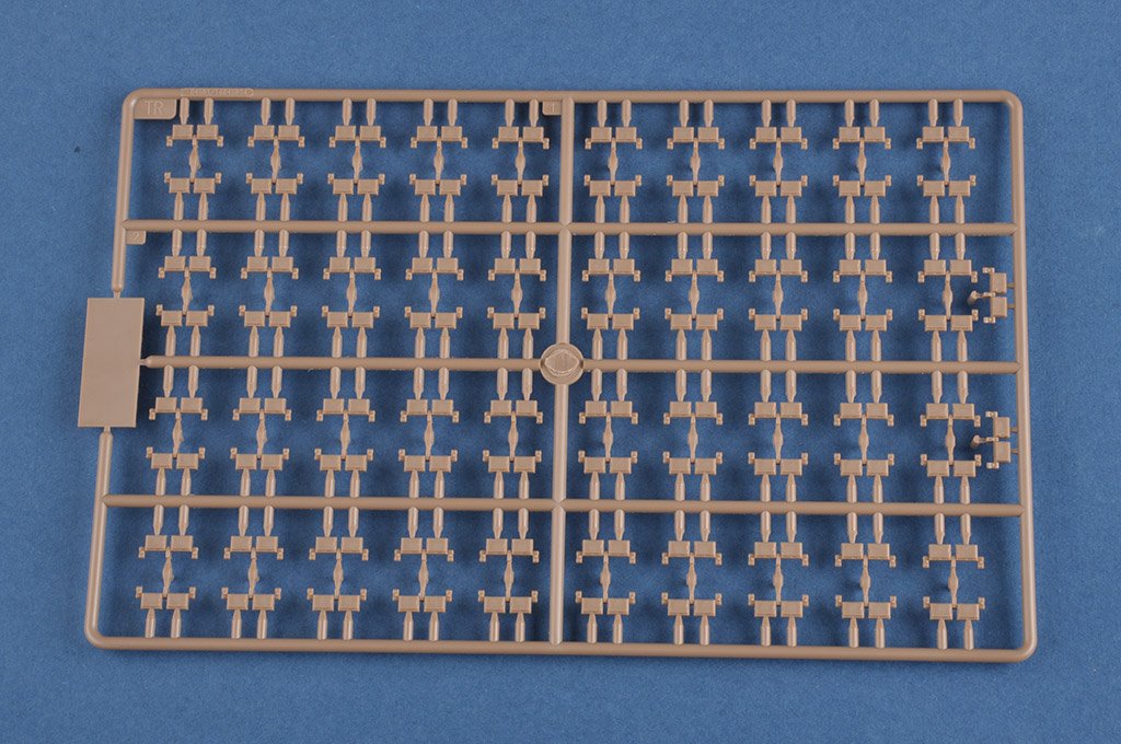Hobby Boss 84503 Leopard C2 (Canadian MBT) 1/35 – zdjęcie 10