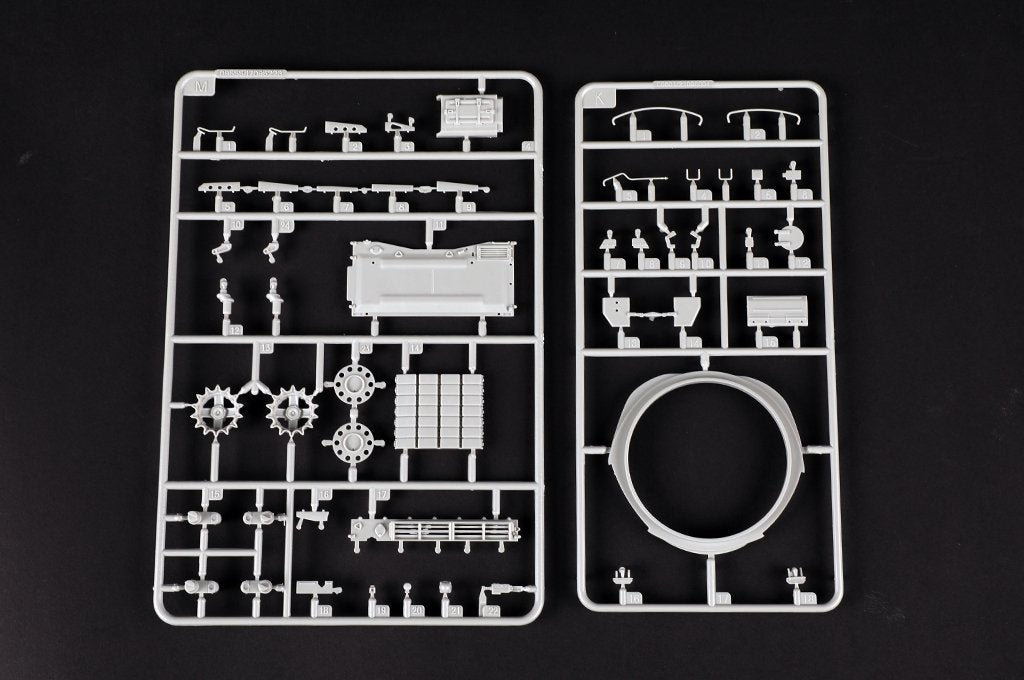 Trumpeter 09602 Soviet T-72 Ural with Kontakt-1 Reactive Armor 1/35 – immagine 13