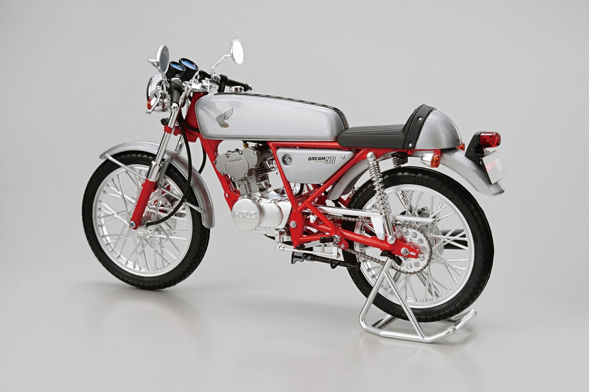 Aoshima 06295 Honda Dream 50 &amp;#39;97 Custom 1/12 – immagine 2
