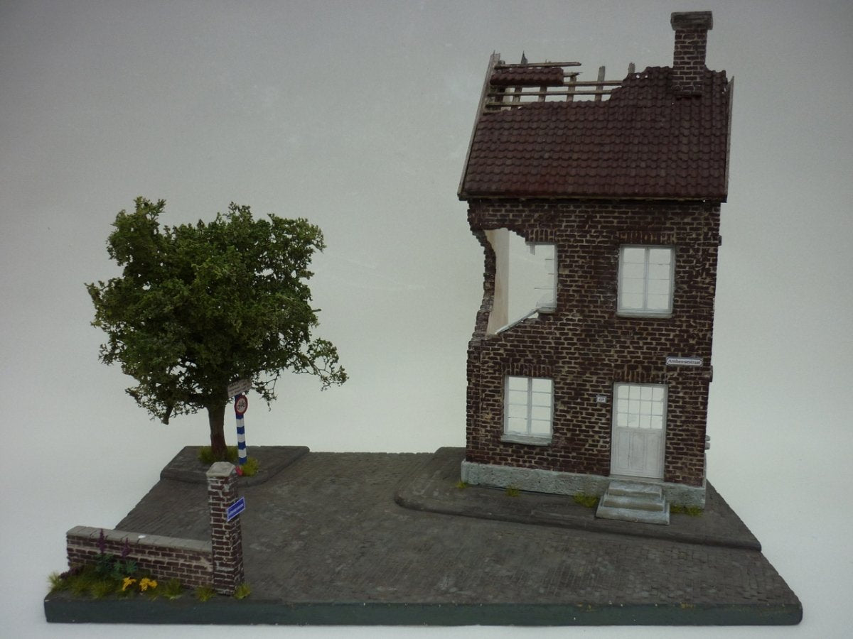 RT-Diorama 35164 Socle de diorama : « Rue de village hollandaise » 1/35 – image 5
