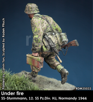 RADO Miniatures RDM35033 Under fire. W-SS Sturmmann, 12. SS-Pz.Div. HJ, Normandy 1944 1/35 – immagine 5