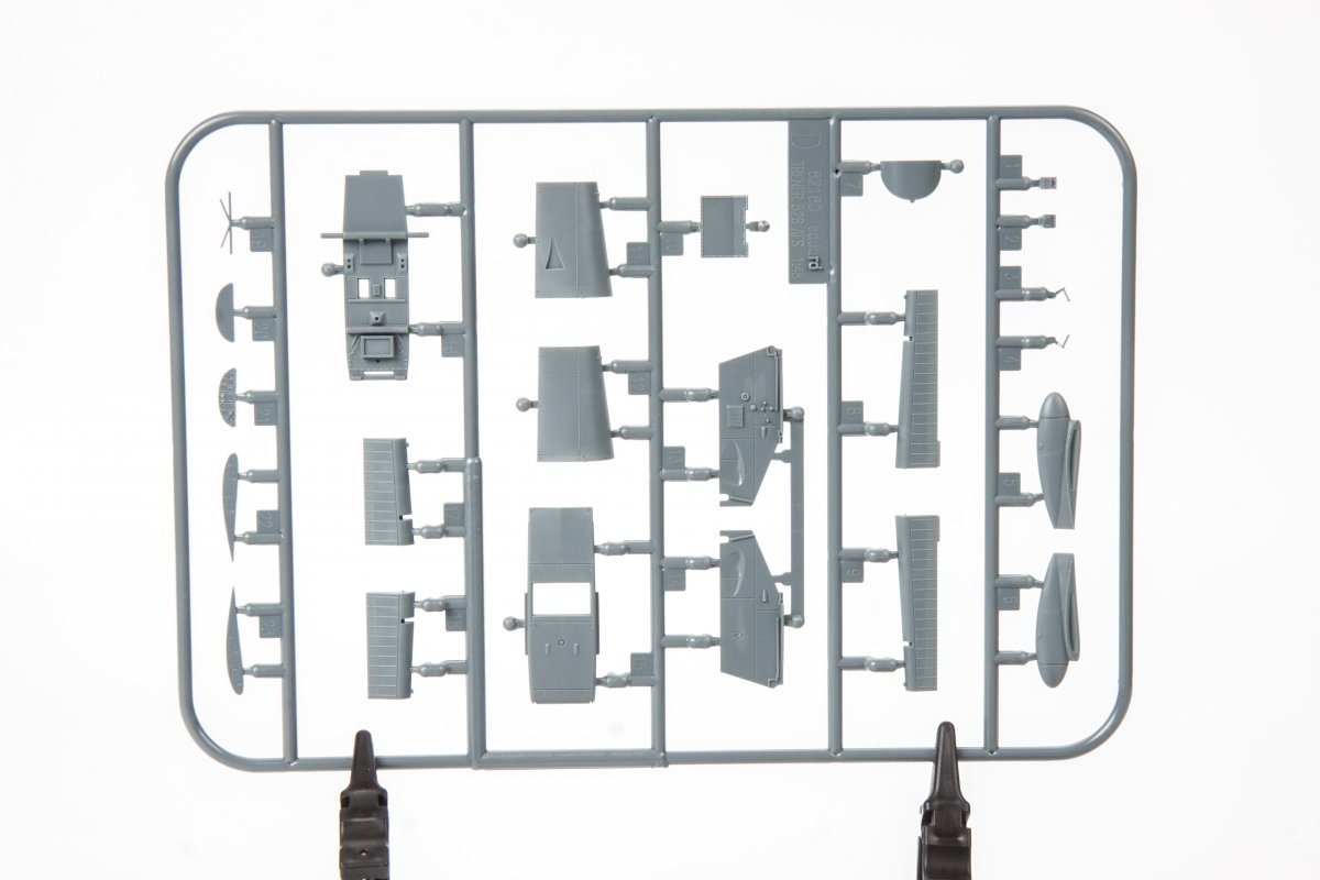 Eduard 84185 Z-526AFS Akrobat 1/48 – zdjęcie 6