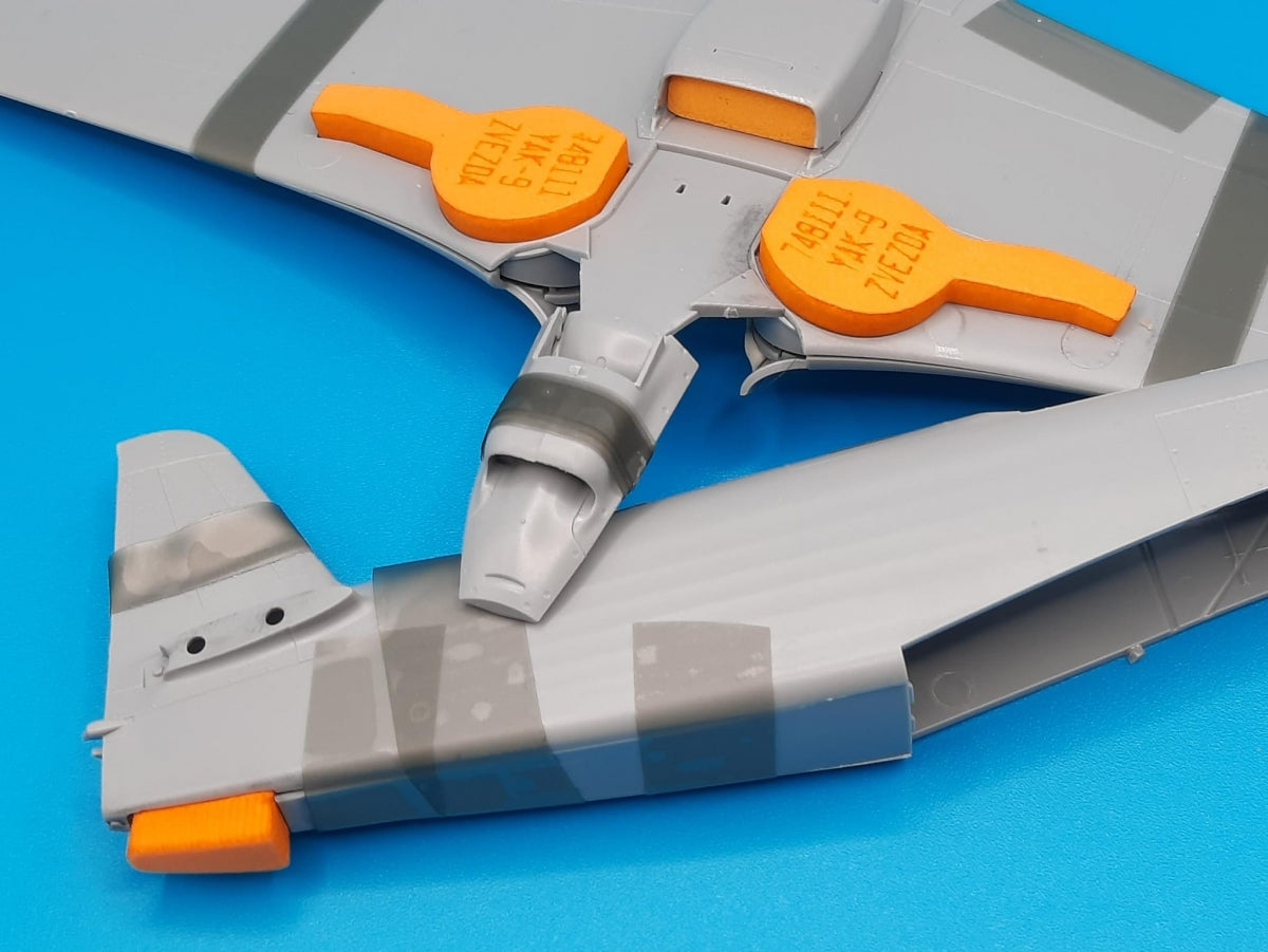 Omask 748111 Yak-9 wheel bay plugs (for Zvezda) 1/48 – Bild 2