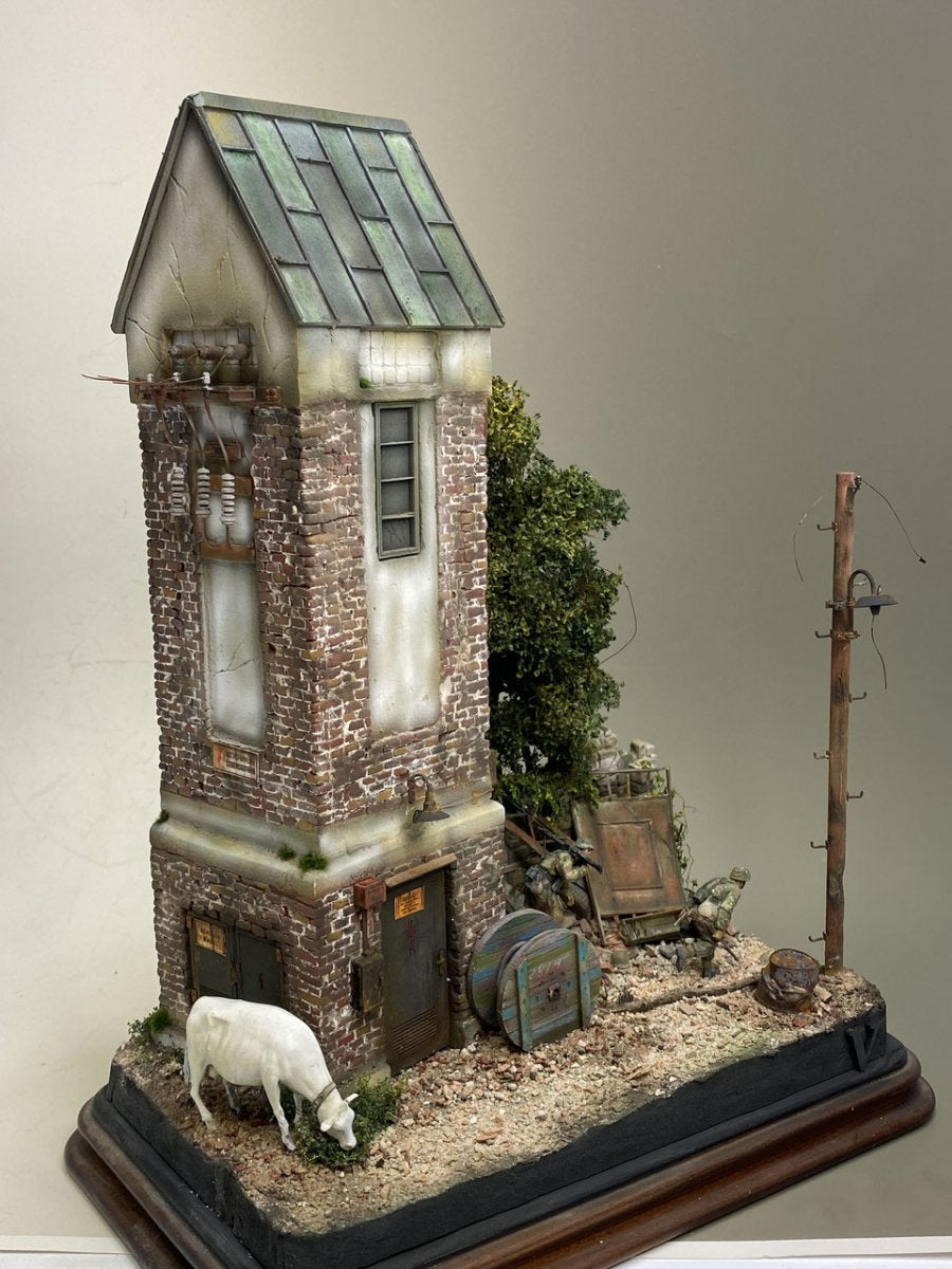 RT-Diorama 35026 Transformer House 1/35 – zdjęcie 9