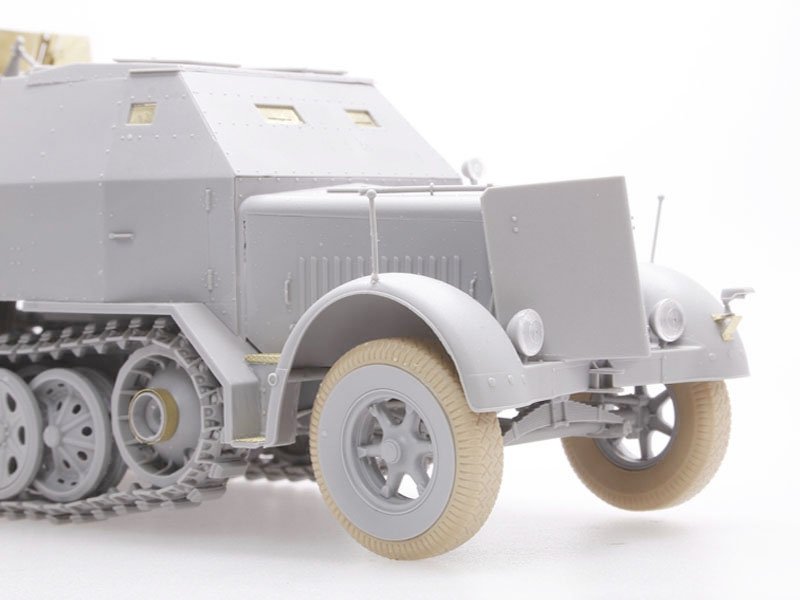 Dragon 6553 3.7cm FlaK 43 auf Sd.Kfz.7/2 1/35 – immagine 5