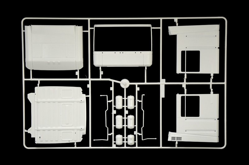 Italeri 3941 RENAULT AE500 MAGNUM - 2001 1/24 – immagine 4