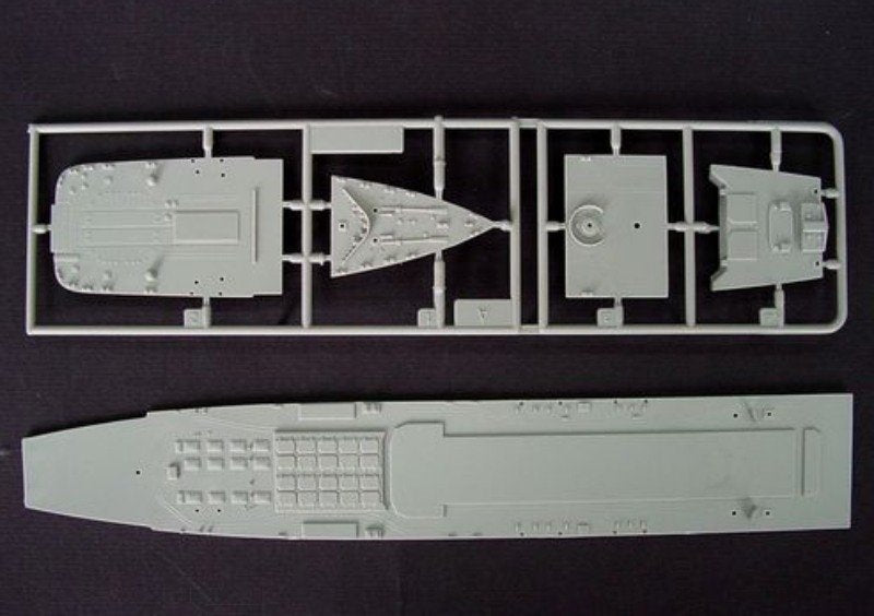 Trumpeter 05710 USSR Navy P. Velikiy Battle Cruiser 1/700 – Bild 4