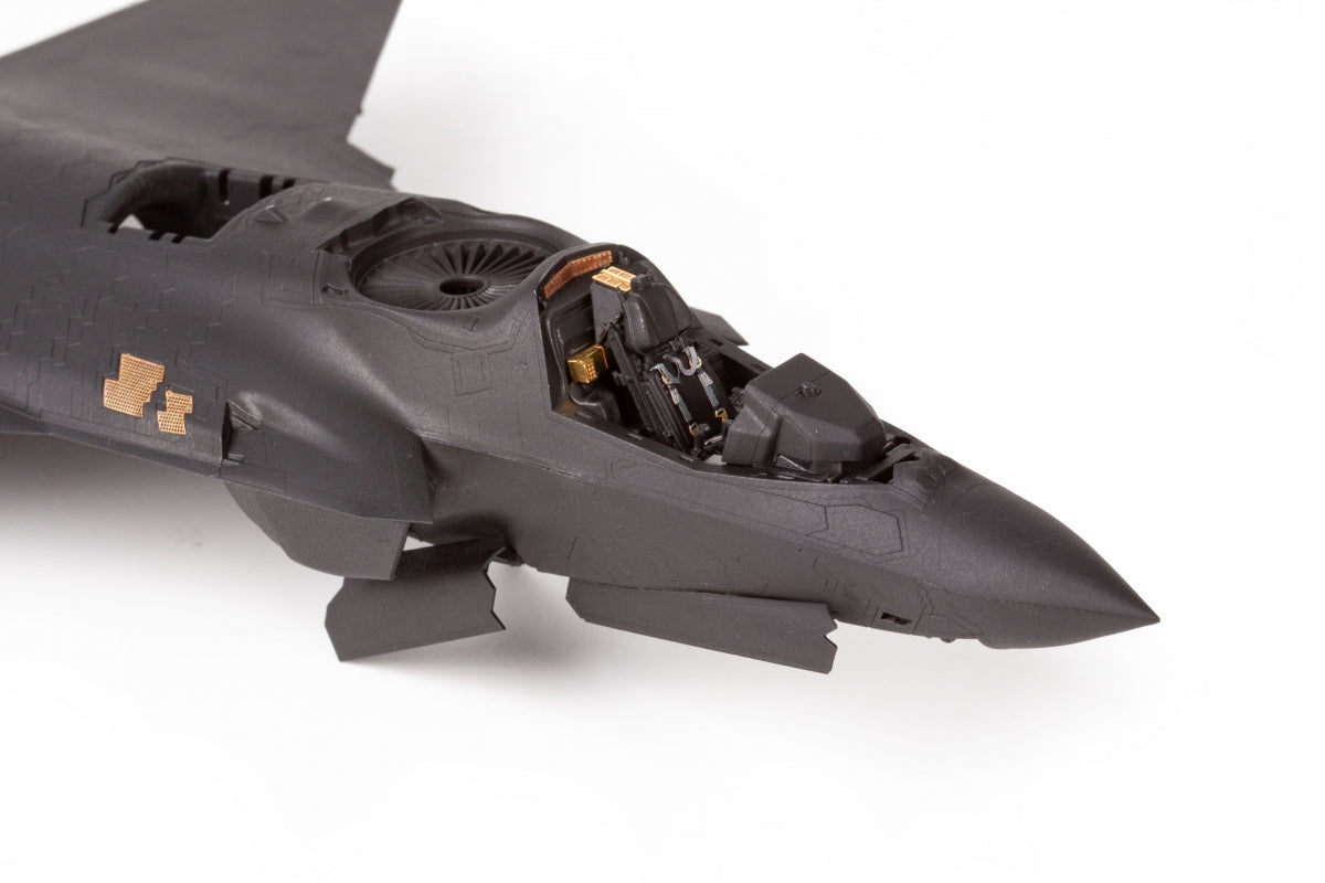 Eduard SS832 F-35B TAMIYA 1/72 – Bild 3