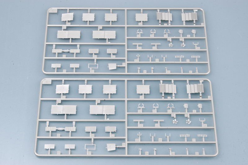 Trumpeter 05714 USS Nimitz CVN-68 1/700 – image 6