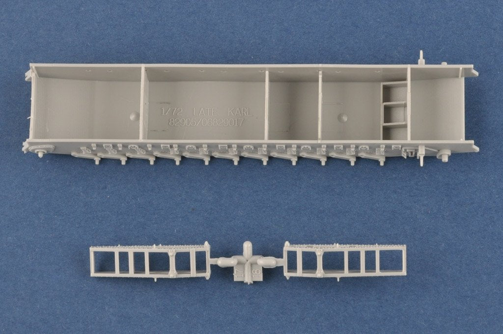 Hobby Boss 82961 German KARL-Geraet 040/041 on Railway Transport Carrier 1/72 – Bild 12