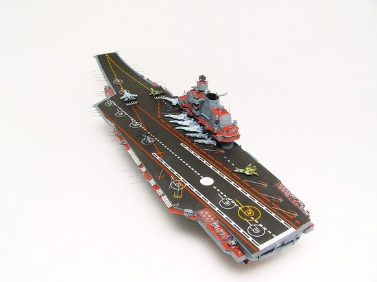 Trumpeter 05606 USSR Admiral Kuznetsov aircraft carrier 1/350 – immagine 5
