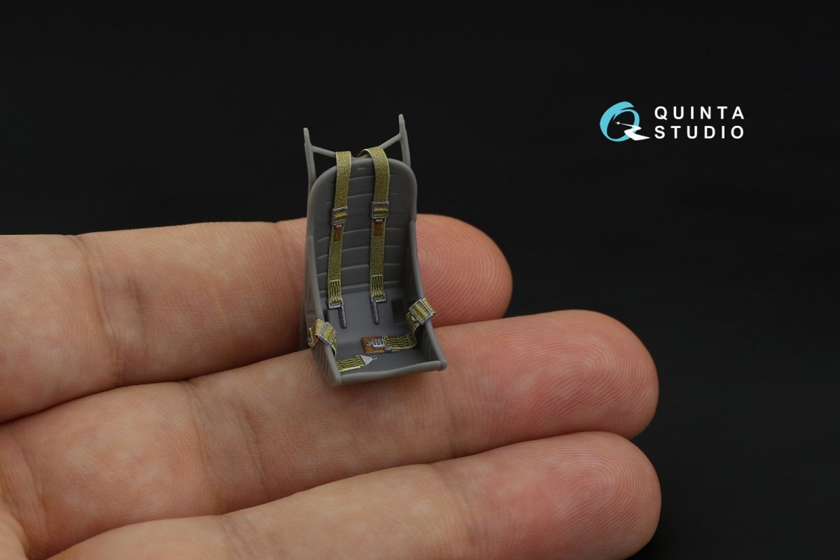 Quinta Studio QD32116 Hawk 81-A2 3D-Printed &amp;amp; colored Interior on decal paper (GWH) 1/32 – image 4