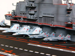 Trumpeter 05606 USSR Admiral Kuznetsov aircraft carrier 1/350 – immagine 8
