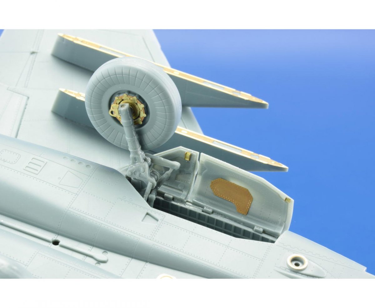 Eduard 48797 MiG-25PD/ PDS Foxbat exterior KITTY HAWK 1/48 – Bild 11