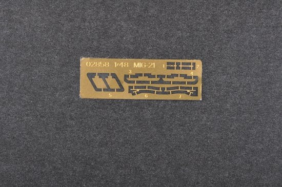 Trumpeter 02865 MiG-21UM Mongol B 1/48 – immagine 11