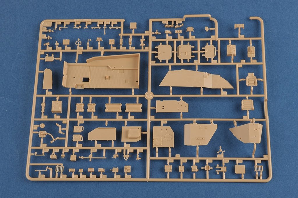 Hobby Boss 84565 Modern German BPz3 &amp;quot;Buffalo&amp;quot; armored rescue vehicle 1/35 – immagine 8