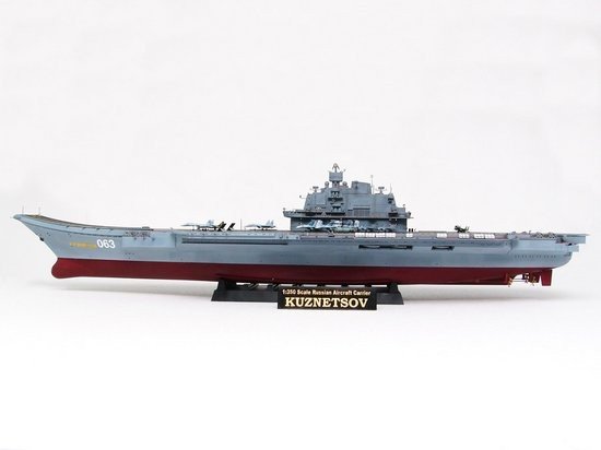 Trumpeter 05606 USSR Admiral Kuznetsov aircraft carrier 1/350 – immagine 6