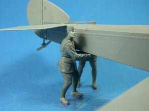 Copper State Models F32-023 RFC Air Mechanics lifting the tail 1/32 – immagine 5