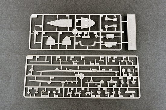 Trumpeter 06710 German Navy Aircraft Carrier DKM Peter Strasser 1/700 – Bild 7