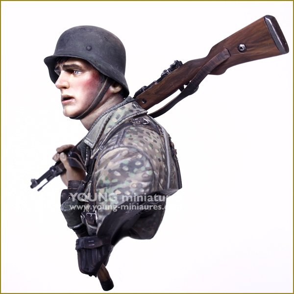 Young Miniatures YM1895 Young German Soldier WWII 1/10 – immagine 2