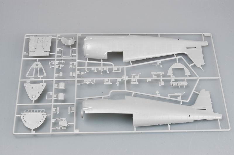 Trumpeter 02256 F6F-3 Hellcat 1/32 – image 6