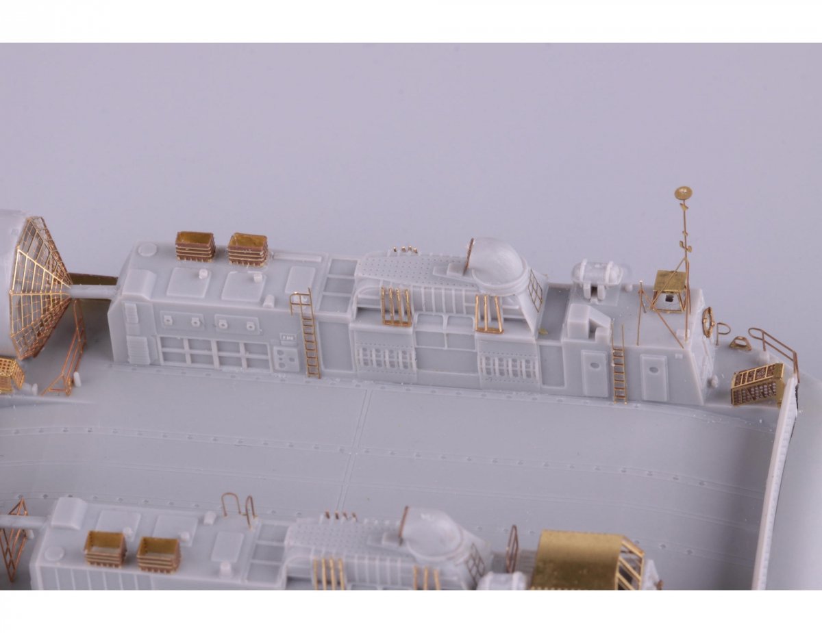 Eduard BIG5348 USS Iwo Jima LHD-7 pt.2 TRUMPETER 1/350 – immagine 5