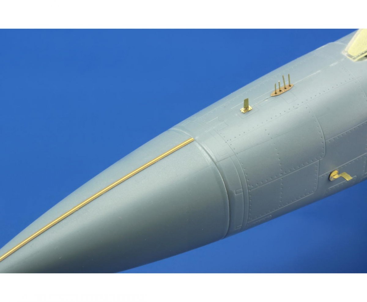 Eduard 48797 MiG-25PD/ PDS Foxbat exterior KITTY HAWK 1/48 – Bild 3