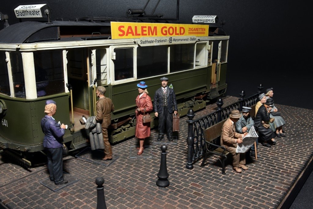 Miniart 38009 European Tramcar - Straßenbahn-Triebwagen 641 w/crew &amp;amp; passengers 1/35 – image 2