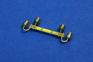 Pilier télégraphique RB modèle 35D02 avec 4 isolateurs. Le kit contient 2 pièces non assemblées au 1/35. – image 4