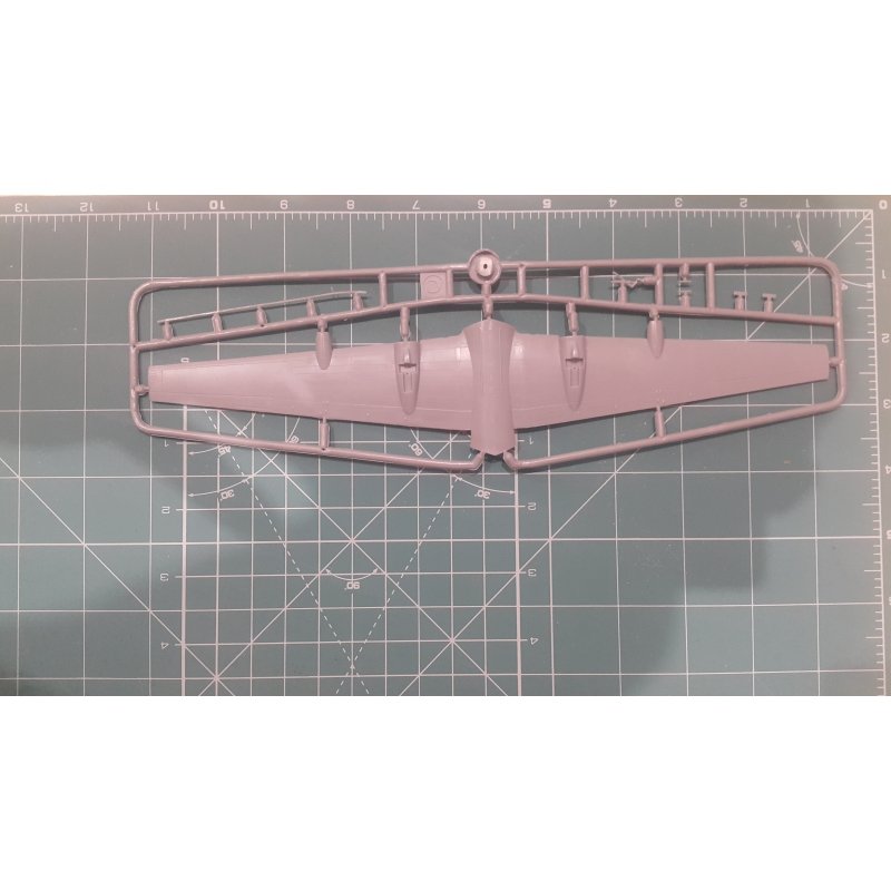 Big Model 1440029 IL-18V Air Mali 1/144 – image 2