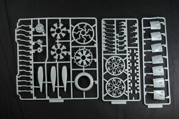 HK Models 01E02 B-25J Mitchell &amp;quot;Strafer&amp;quot; 1/32 – immagine 14